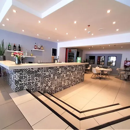 Elite Hotel 4*
